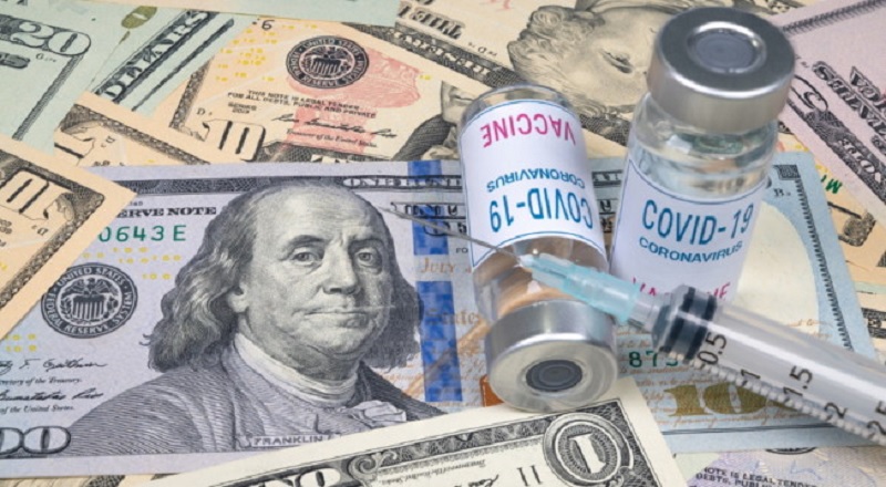 தடுப்பூசி செலுத்திய கொண்ட  பெண்ணுக்கு ரூ.7.4 கோடி பரிசு